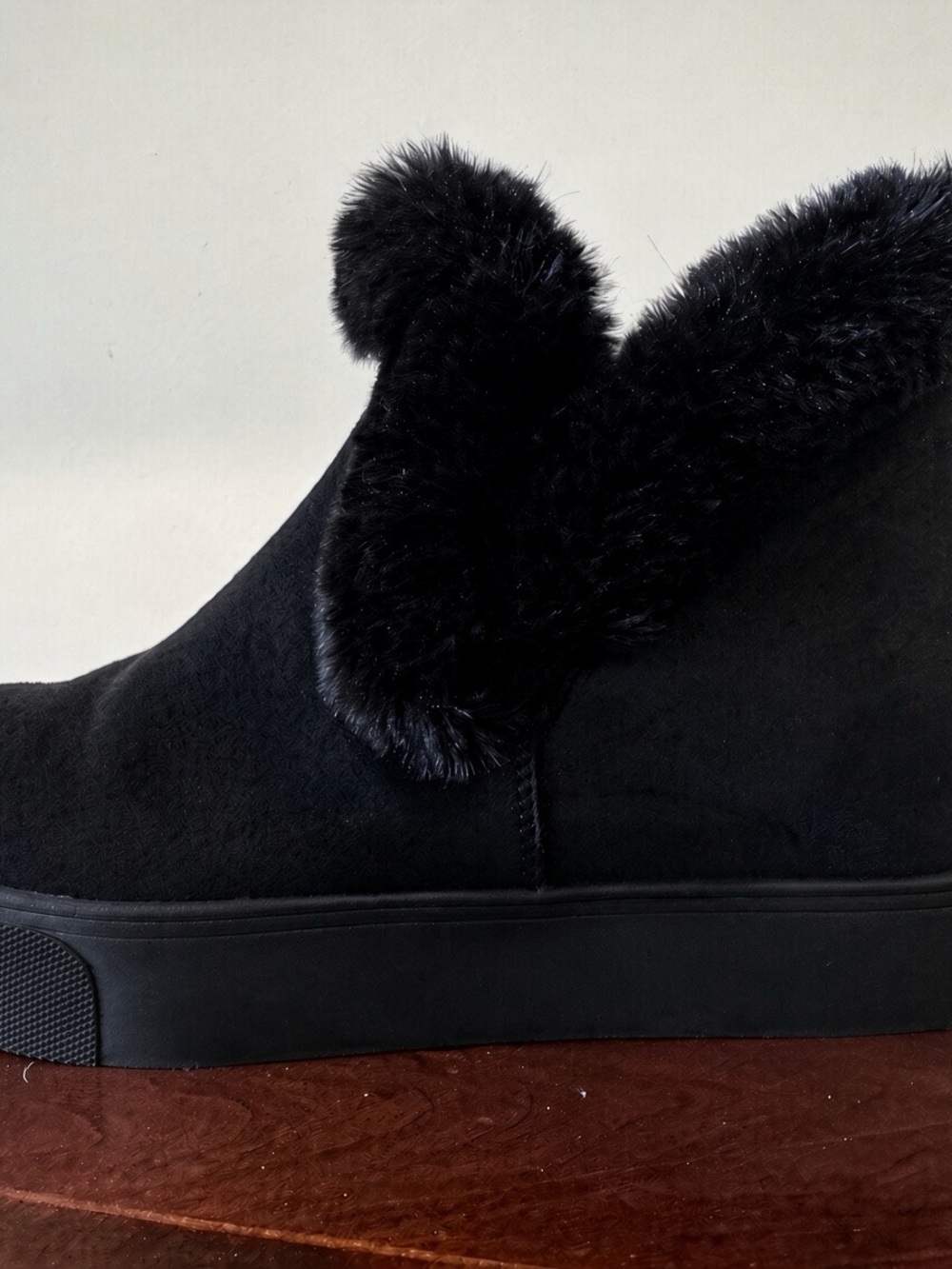 J/Slides “Tristan” Faux Fur Platform Sneaker Booties Size 9 NWOB